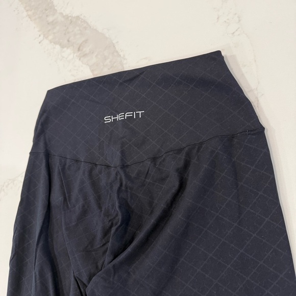 SHEFIT Boss Leggings High Rise 7/8 Length Compression Women’s Luxe/Large Black - Picture 13 of 13